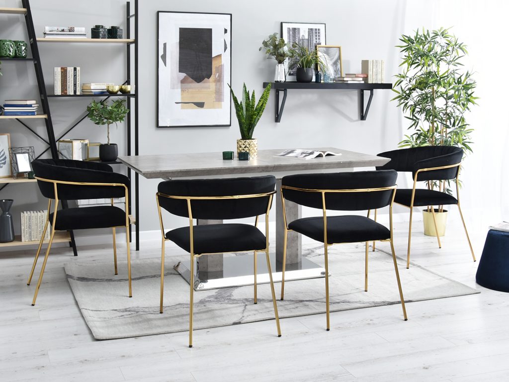 Krzesło MALE w czarnym obiciu jest wspaniałym rozwiązaniem dla wszystkich, którzy cenią sobie elegancję i nowoczesny styl