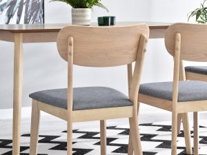 Prosta forma krzesła AMADO, rewelacyjnie współgra z nieformalnym stylem skandynawskim