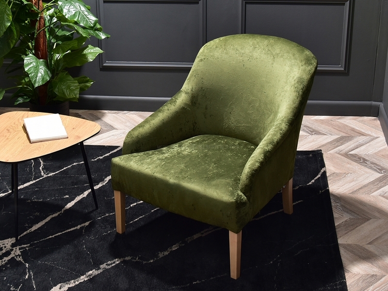 zielony fotel wypoczynkowy do salonu ROSEN głęboki w stylu PRL kubełkowy z podłokietnikami oliwkowy zielony mech