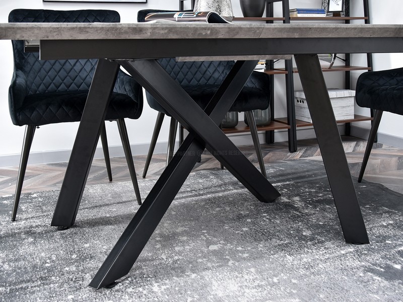 czarna podstawa cztery nogi stalowe malowane proszkowo na czarno rozkładany loftowy nowoczesny designerski blat o fakturze betonu