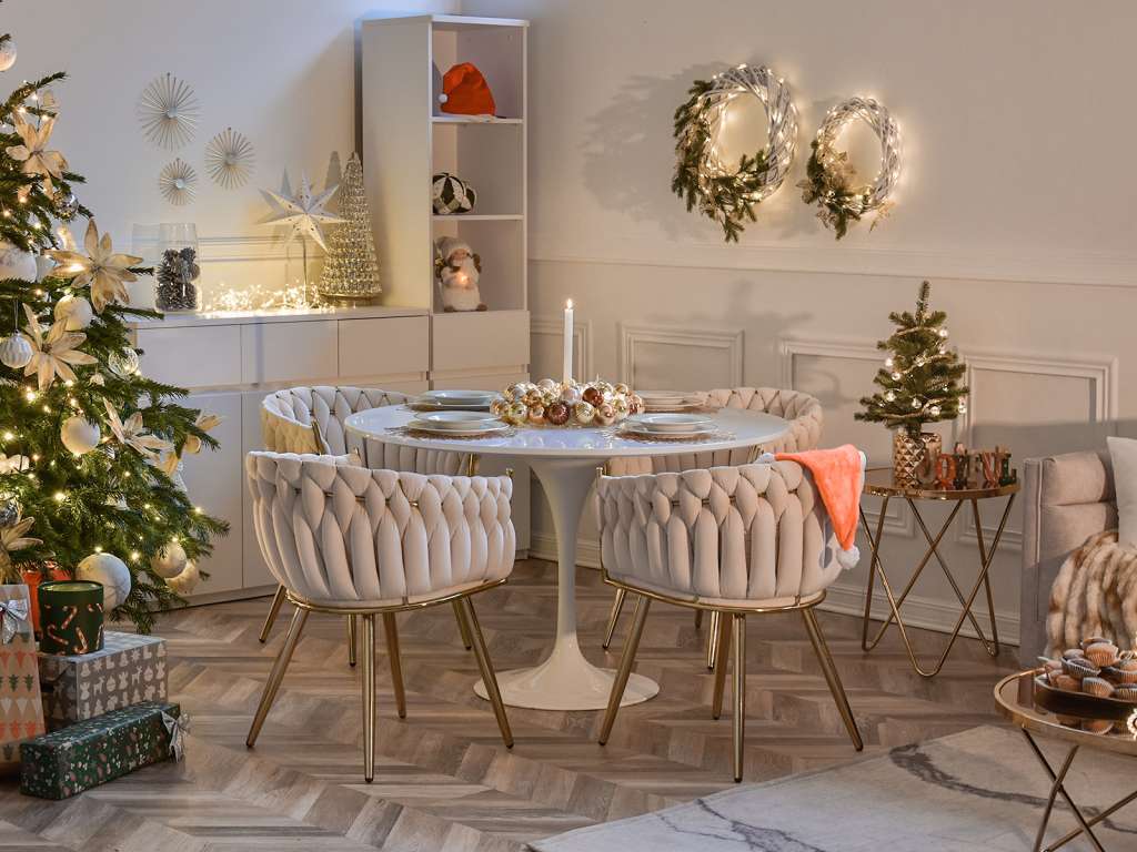 boże narodzenie gwiazdka dekoracje świąteczne biały elegancki stół na jednej nodze CROCUS krzesła fotelowe ROSA z weluru złoty stelaż choinka ława glamour AMIN
