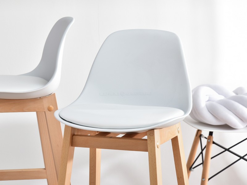 komfortowe krzesło barowe do modnej jadalni w stylu skandynawskim ELMO białe siedzisko z plastiku i skóry ekologicznej drewniana podstawa cztery nogi